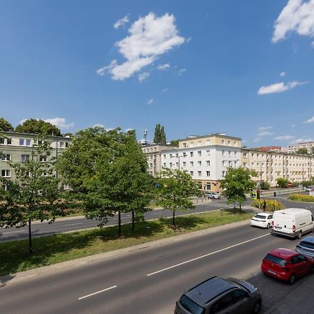 Stylish & Trendy 1 Bedroom Apartment Wola With Parking By Renters Varsovie Extérieur photo