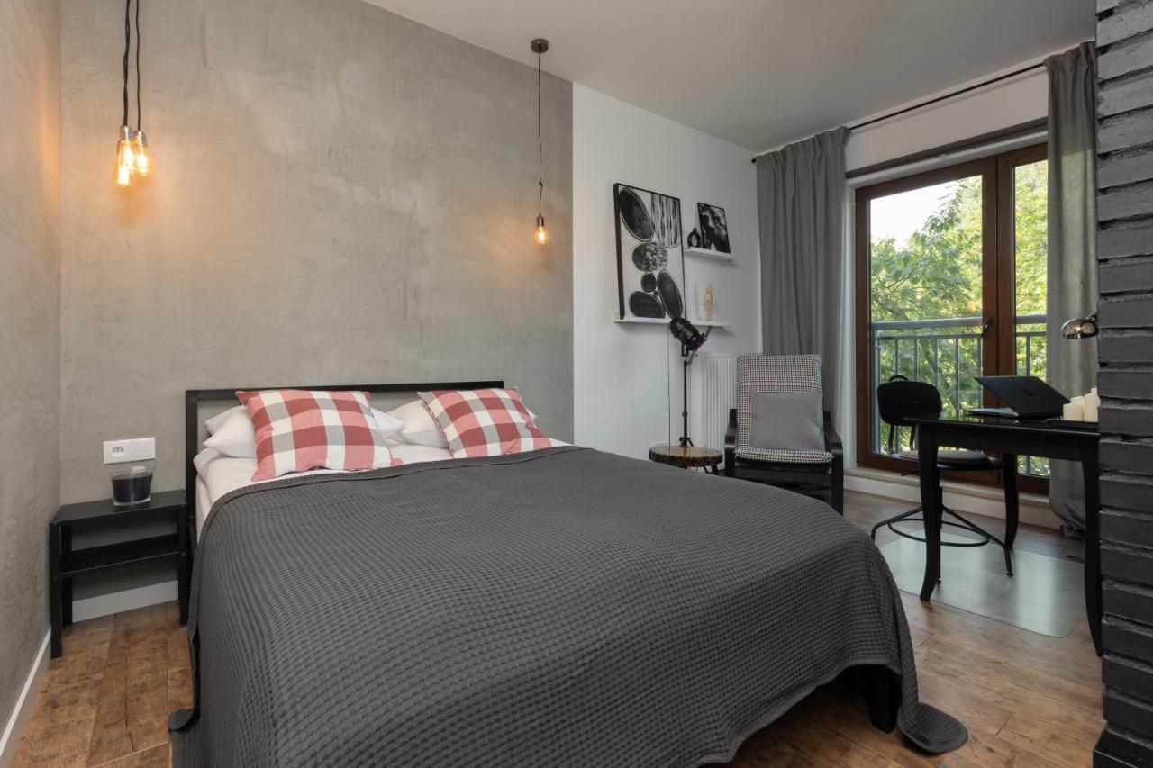 Stylish & Trendy 1 Bedroom Apartment Wola With Parking By Renters Varsovie Extérieur photo