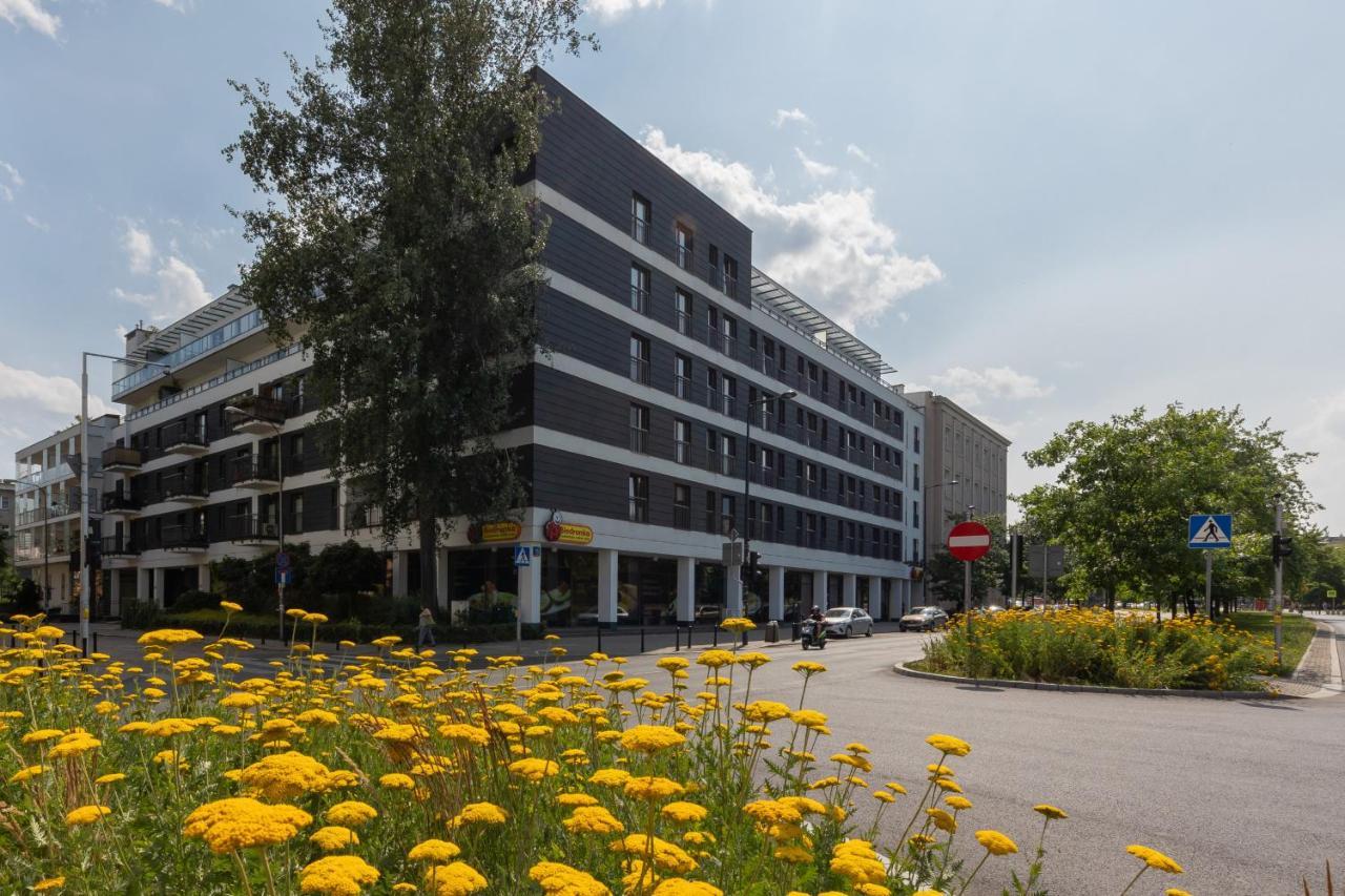 Stylish & Trendy 1 Bedroom Apartment Wola With Parking By Renters Varsovie Extérieur photo