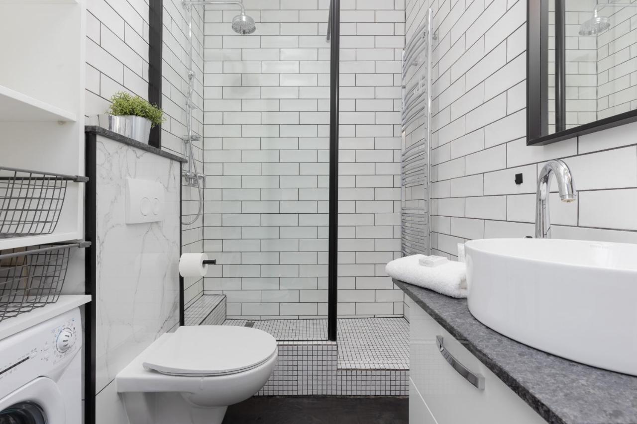 Stylish & Trendy 1 Bedroom Apartment Wola With Parking By Renters Varsovie Extérieur photo