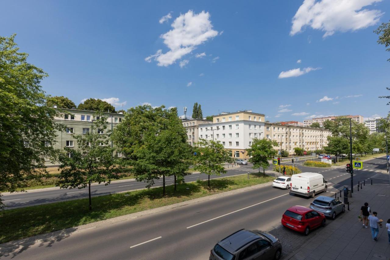 Stylish & Trendy 1 Bedroom Apartment Wola With Parking By Renters Varsovie Extérieur photo