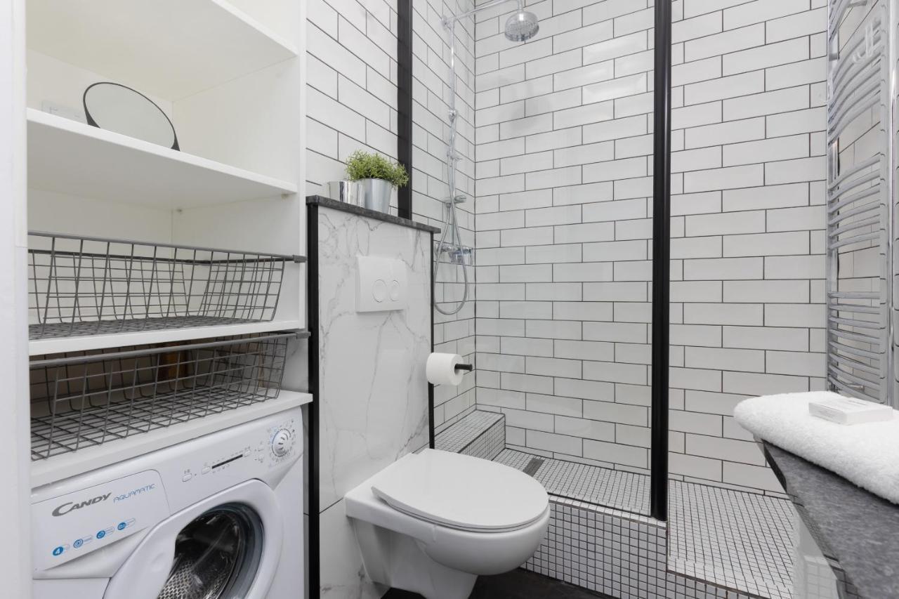 Stylish & Trendy 1 Bedroom Apartment Wola With Parking By Renters Varsovie Extérieur photo